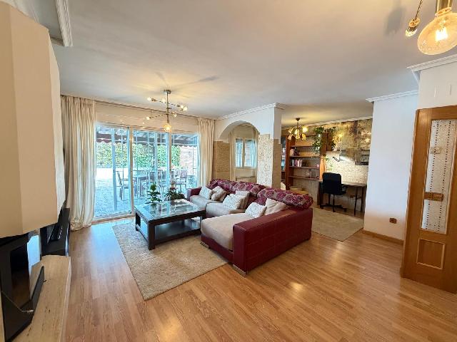 Imagen 7 Inmueble 301280 - Casa Pareada en venta en Torres De La Alameda / Próximo al centro y servicios de Torres de...