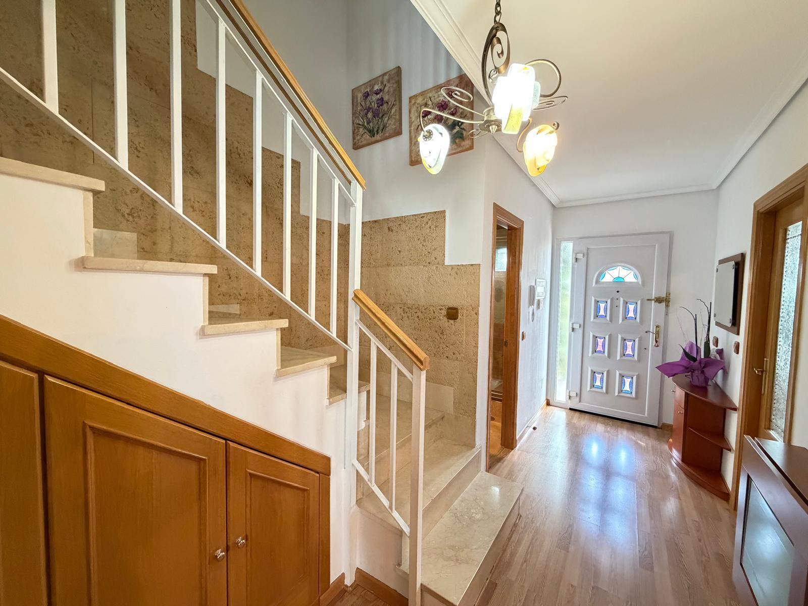 Imagen 12 Casa Pareada en venta en Torres De La Alameda / Próximo al centro y servicios de Torres de...