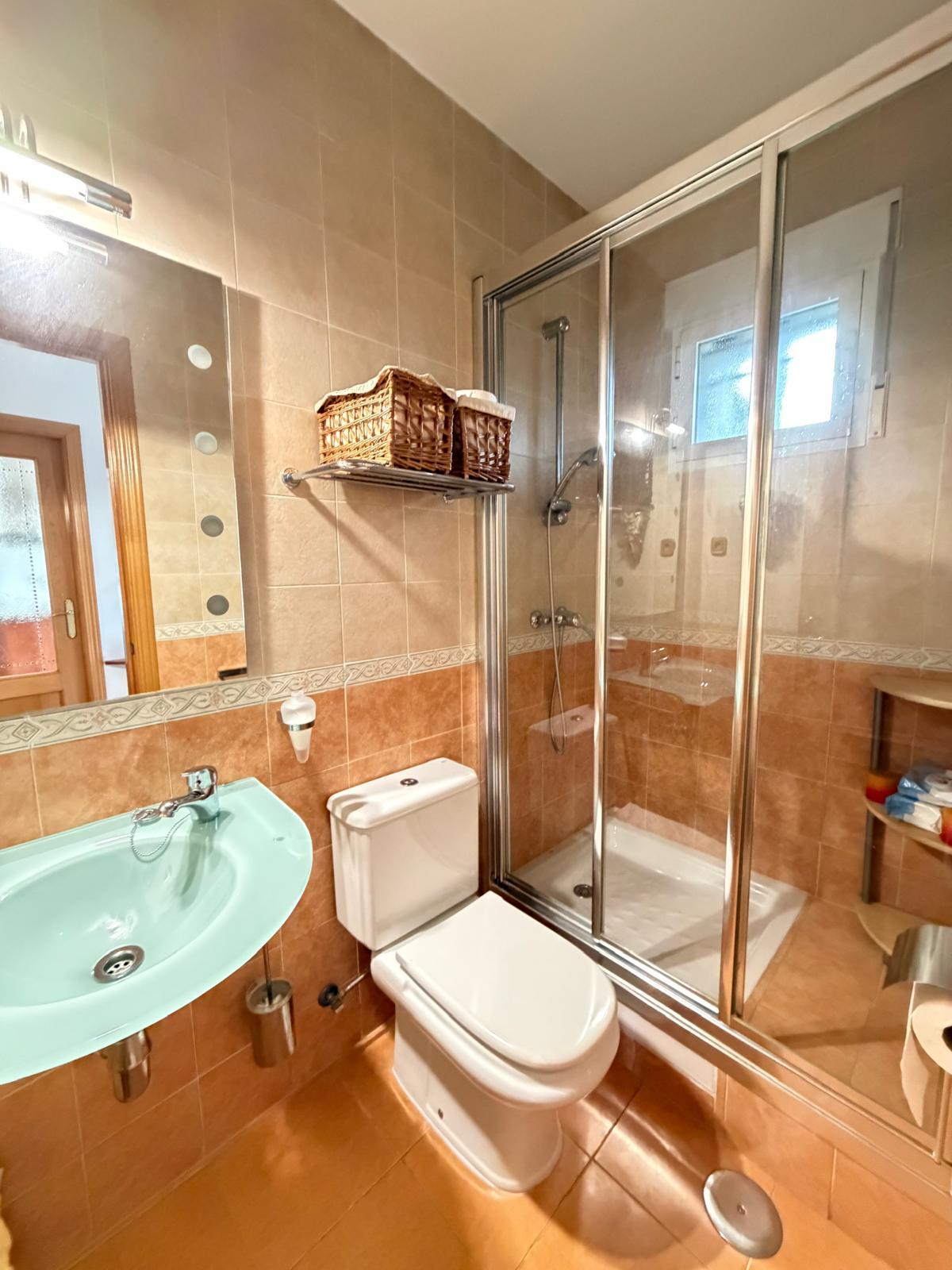 Imagen 5 Casa Pareada en venta en Torres De La Alameda / Próximo al centro y servicios de Torres de...