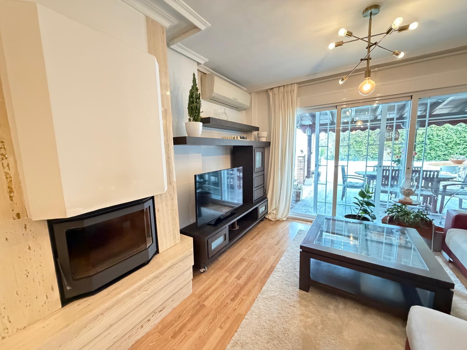 Imagen 8 Casa Pareada en venta en Torres De La Alameda / Próximo al centro y servicios de Torres de...