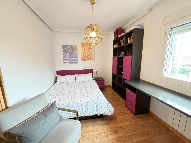 Imagen 15 Inmueble 301280 - Casa Pareada en venta en Torres De La Alameda / Próximo al centro y servicios de Torres de...