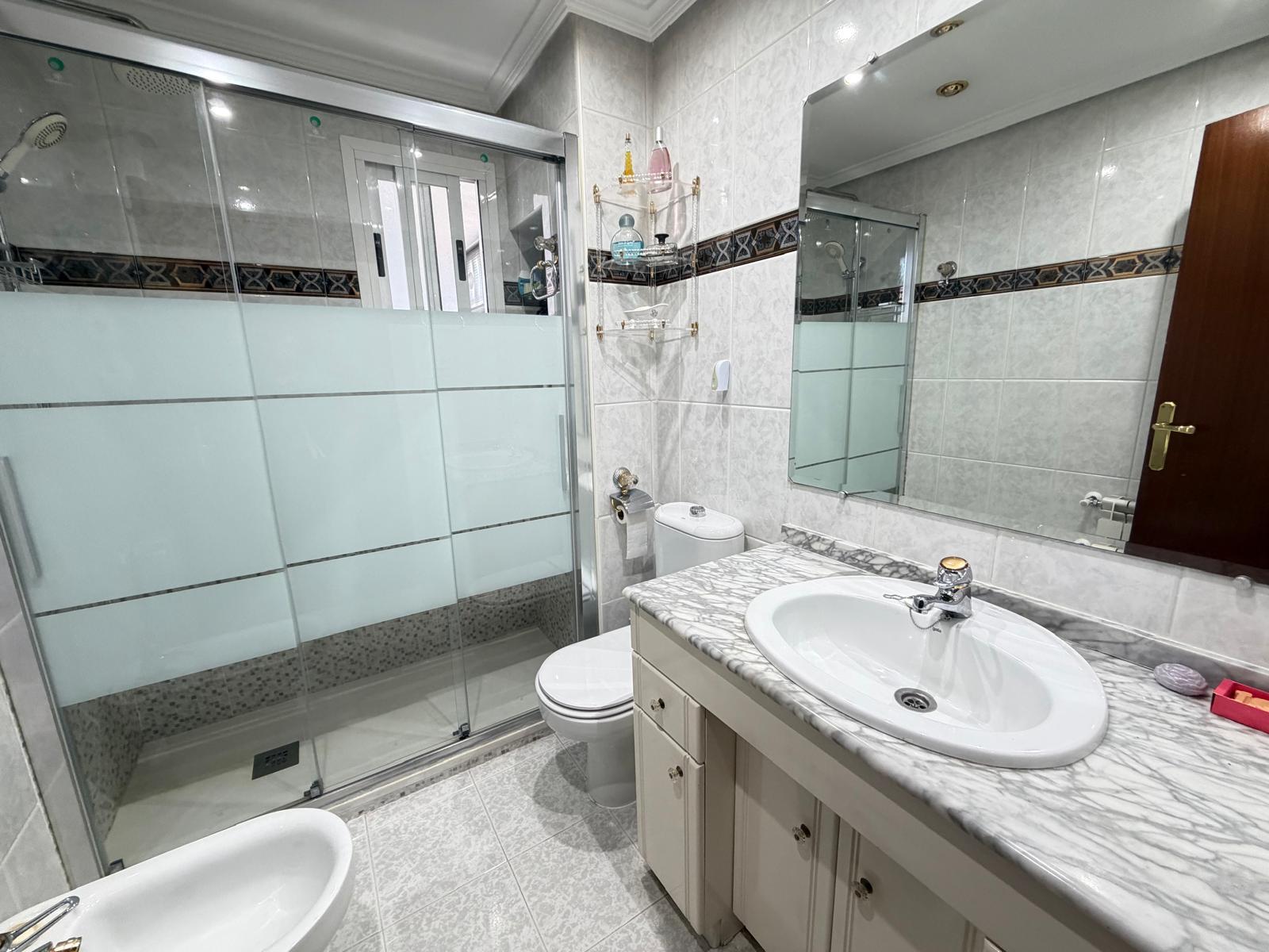 Imagen 12 Piso en venta en Torrejón De Ardoz / A cinco minutos de ambulatorio Veredillas.