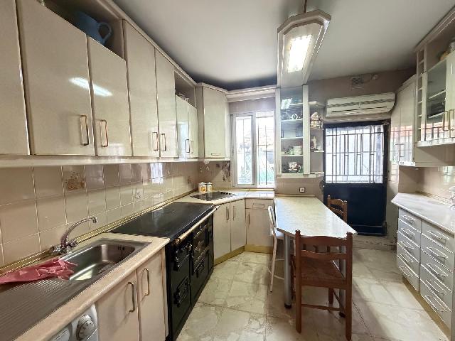 Imagen 2 Inmueble 302003 - Casa Adosada en venta en Torrejón De Ardoz / A dos minutos de el centro de Torrejón de Ardoz.