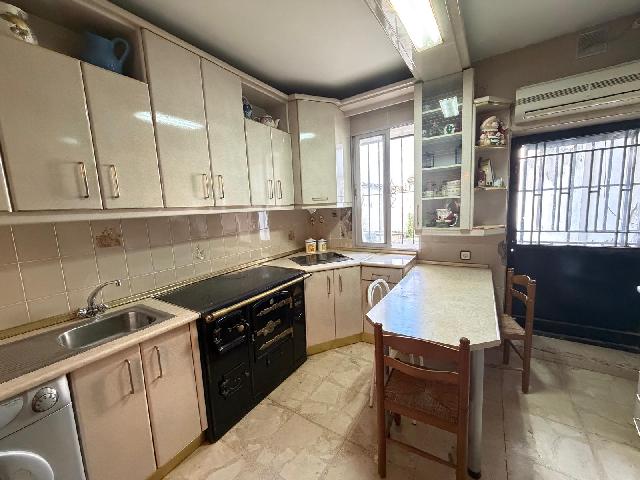 Imagen 1 Inmueble 302003 - Casa Adosada en venta en Torrejón De Ardoz / A dos minutos de el centro de Torrejón de Ardoz.