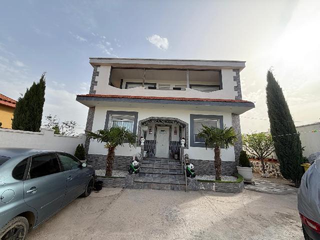 Imagen 1 Inmueble 302271 - Casa Aislada en venta en Mejorada Del Campo / Casa aislada en Camino de Valdecelada.