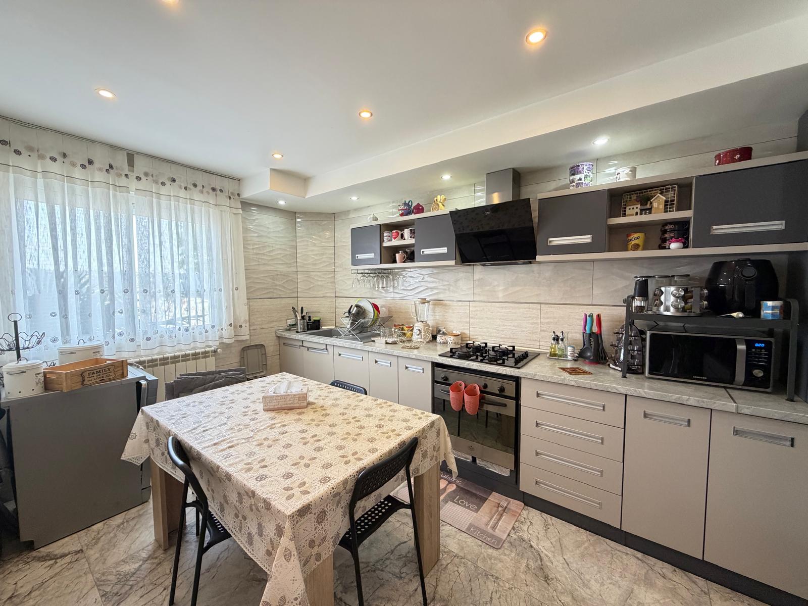 Imagen 3 Casa Aislada en venta en Mejorada Del Campo / Casa aislada en Camino de Valdecelada.