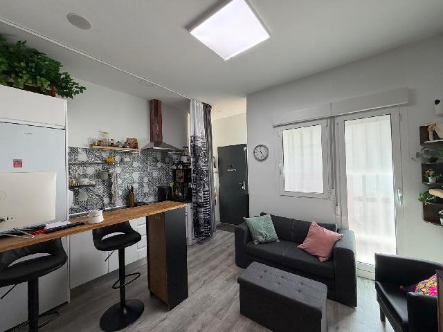 Imagen 2 Inmueble 302348 - Piso en venta en Coslada / A tan solo dos minutos andando de la renfe Coslada.