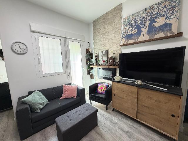 Imagen 1 Inmueble 302348 - Piso en venta en Coslada / A tan solo dos minutos andando de la renfe Coslada.