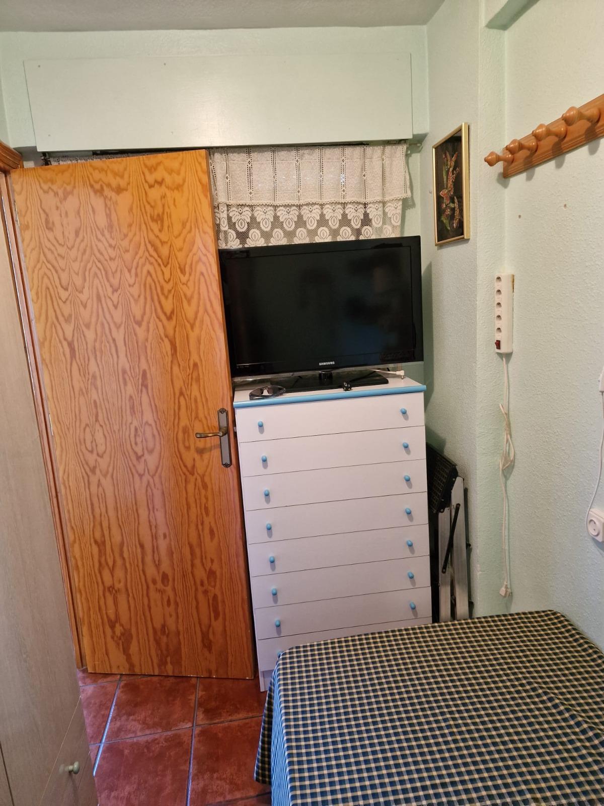 Imagen 10 Piso en venta en Torrevieja / Apartamento a 50 metros de la costa.