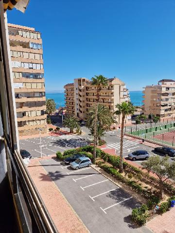 Imagen 2 Inmueble 302573 - Piso en venta en Torrevieja / Apartamento a 50 metros de la costa.