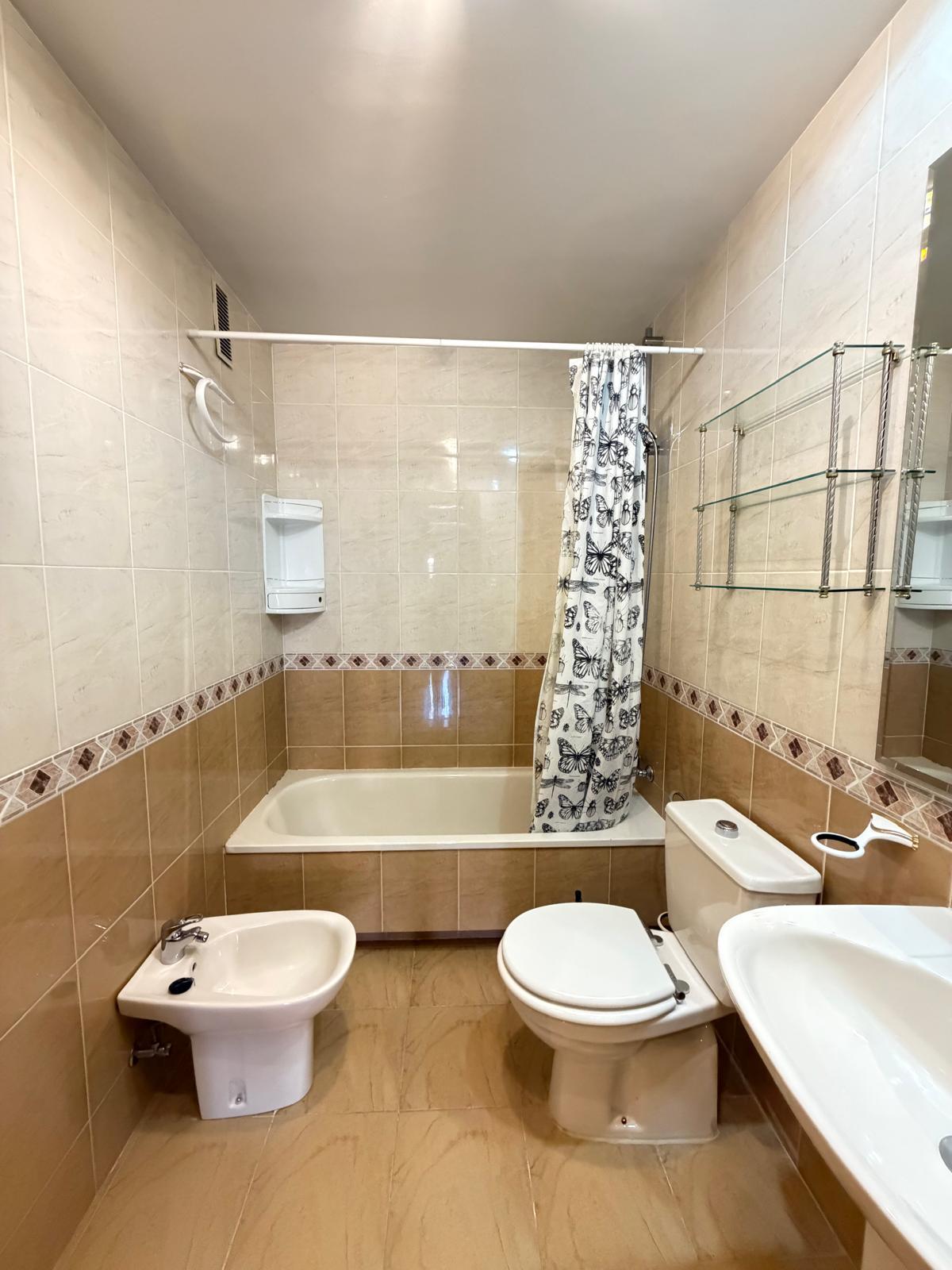 Imagen 20 Piso en venta en Alcalá De Henares / A cinco minutos de el Hospital de Alcala de Henares.