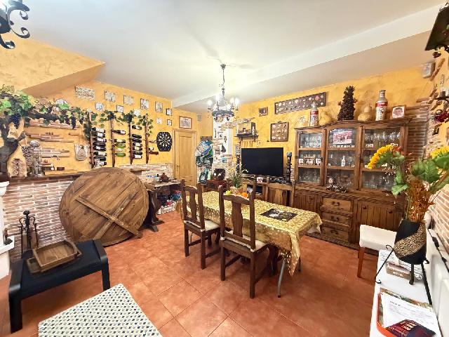 Imagen 32 Inmueble 302953 - Casa en venta en Alcalá De Henares / A  dos minutos de la renfe de La garena. 