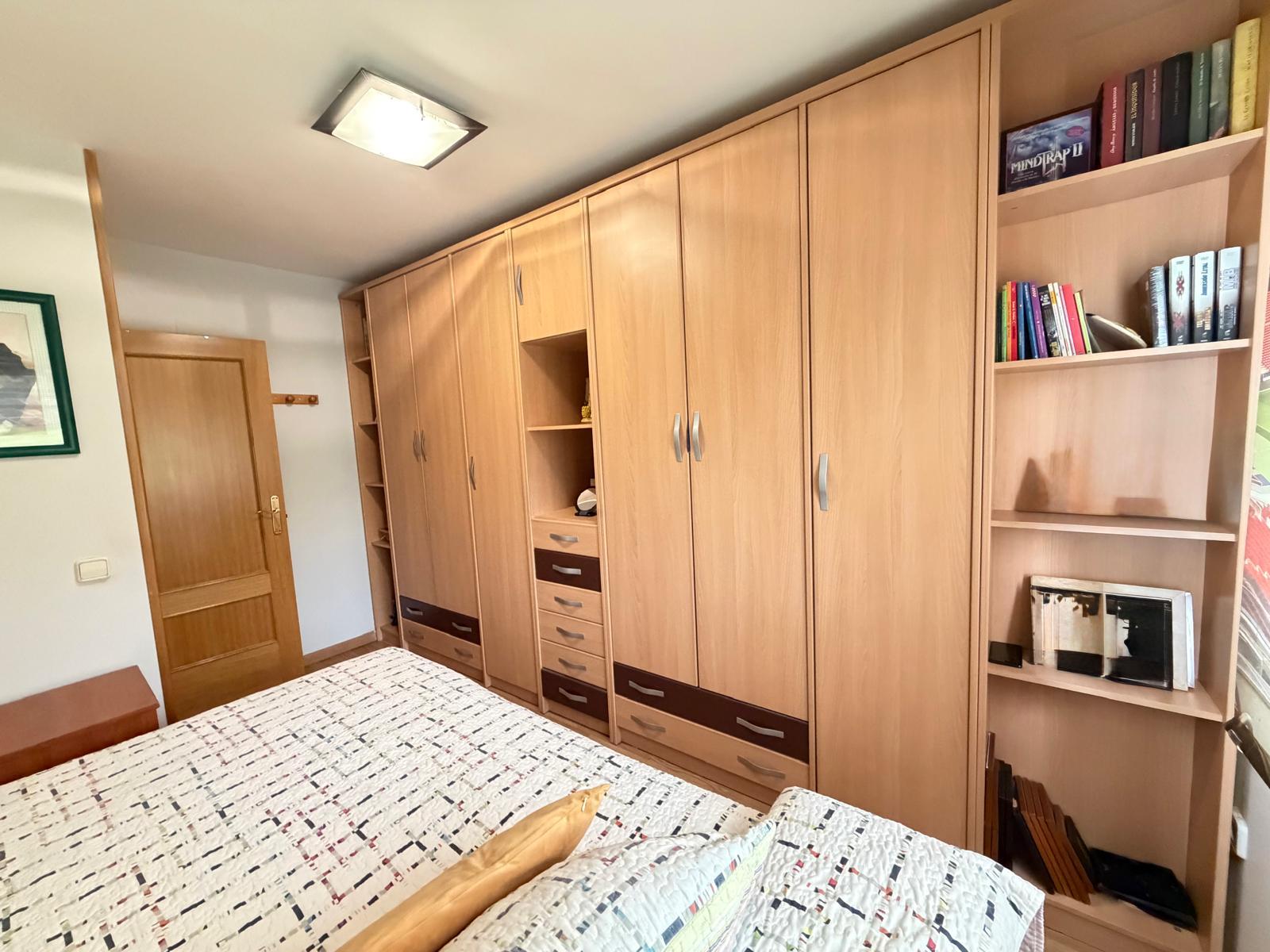 Imagen 11 Casa en venta en Alcalá De Henares / A  dos minutos de la renfe de La garena. 