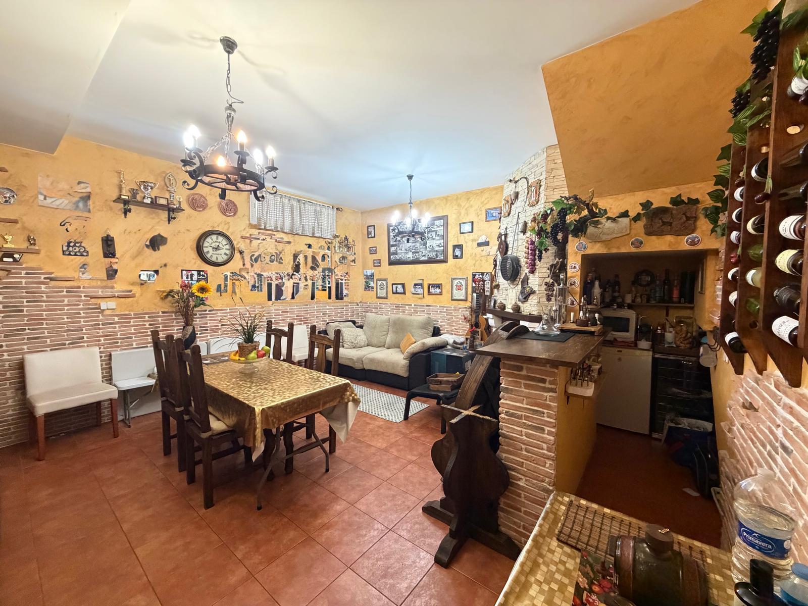 Imagen 31 Casa en venta en Alcalá De Henares / A  dos minutos de la renfe de La garena. 
