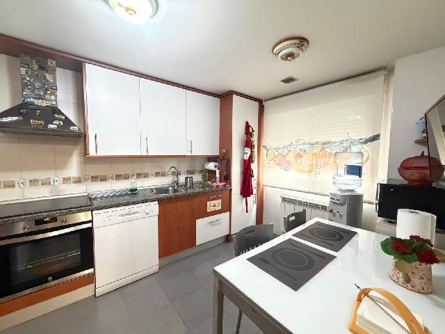 Imagen 4 Inmueble 302953 - Casa en venta en Alcalá De Henares / A  dos minutos de la renfe de La garena. 