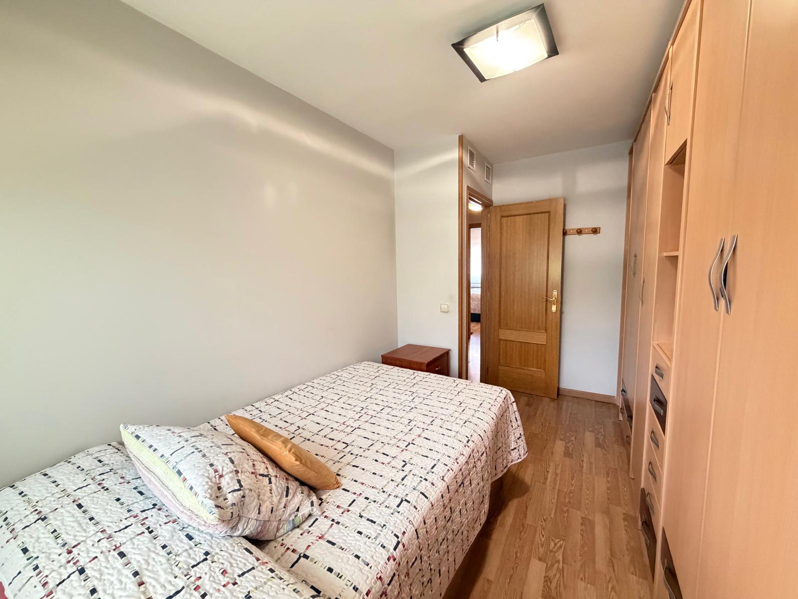 Imagen 27 Casa en venta en Alcalá De Henares / A  dos minutos de la renfe de La garena. 