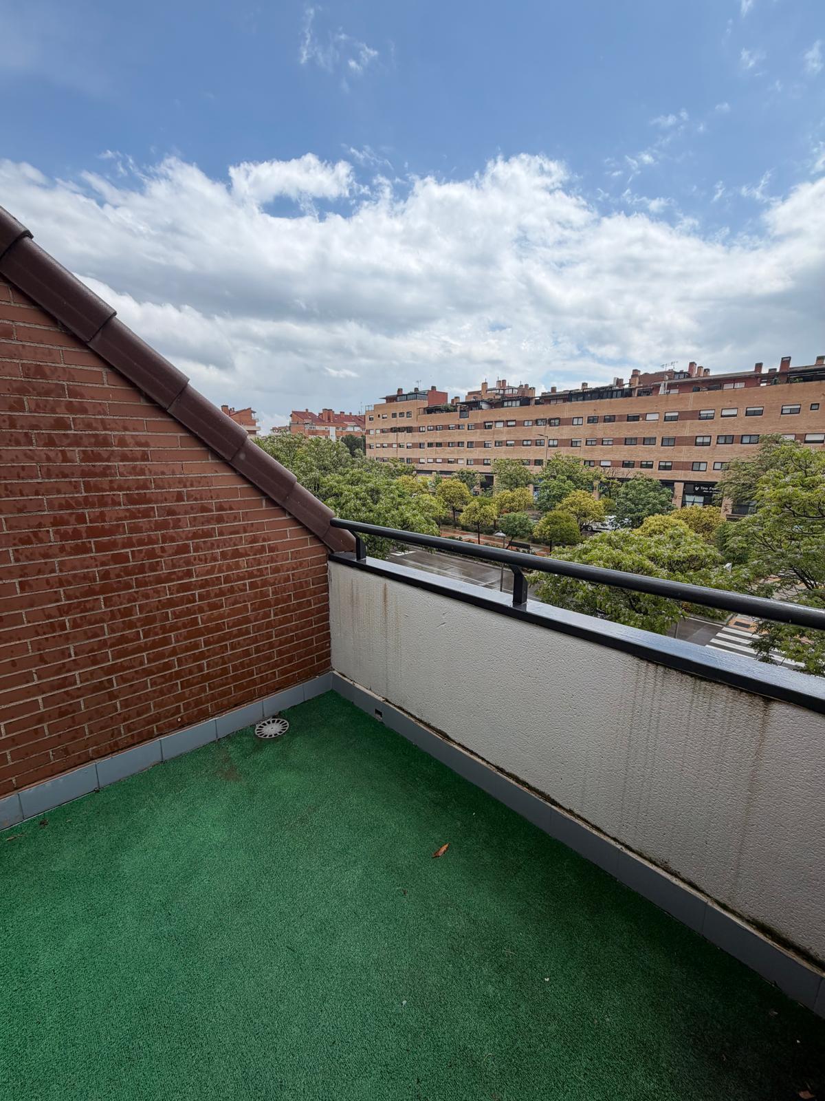 Imagen 14 Casa en venta en Alcalá De Henares / A  dos minutos de la renfe de La garena. 