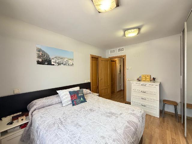 Imagen 19 Inmueble 302953 - Casa en venta en Alcalá De Henares / A  dos minutos de la renfe de La garena. 