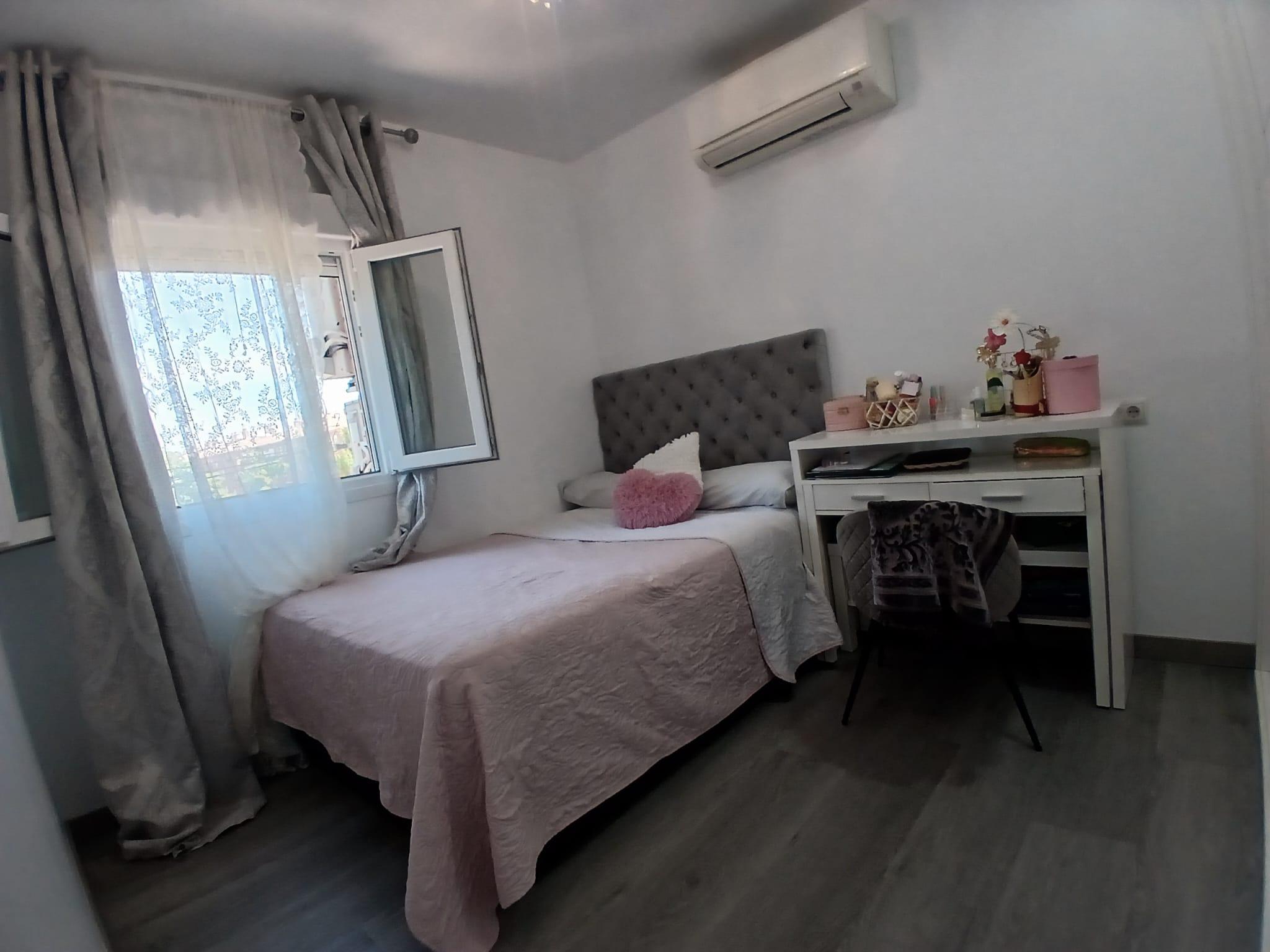 Imagen 19 Piso en venta en Torrejón De Ardoz / Cerca de todos los servicios.