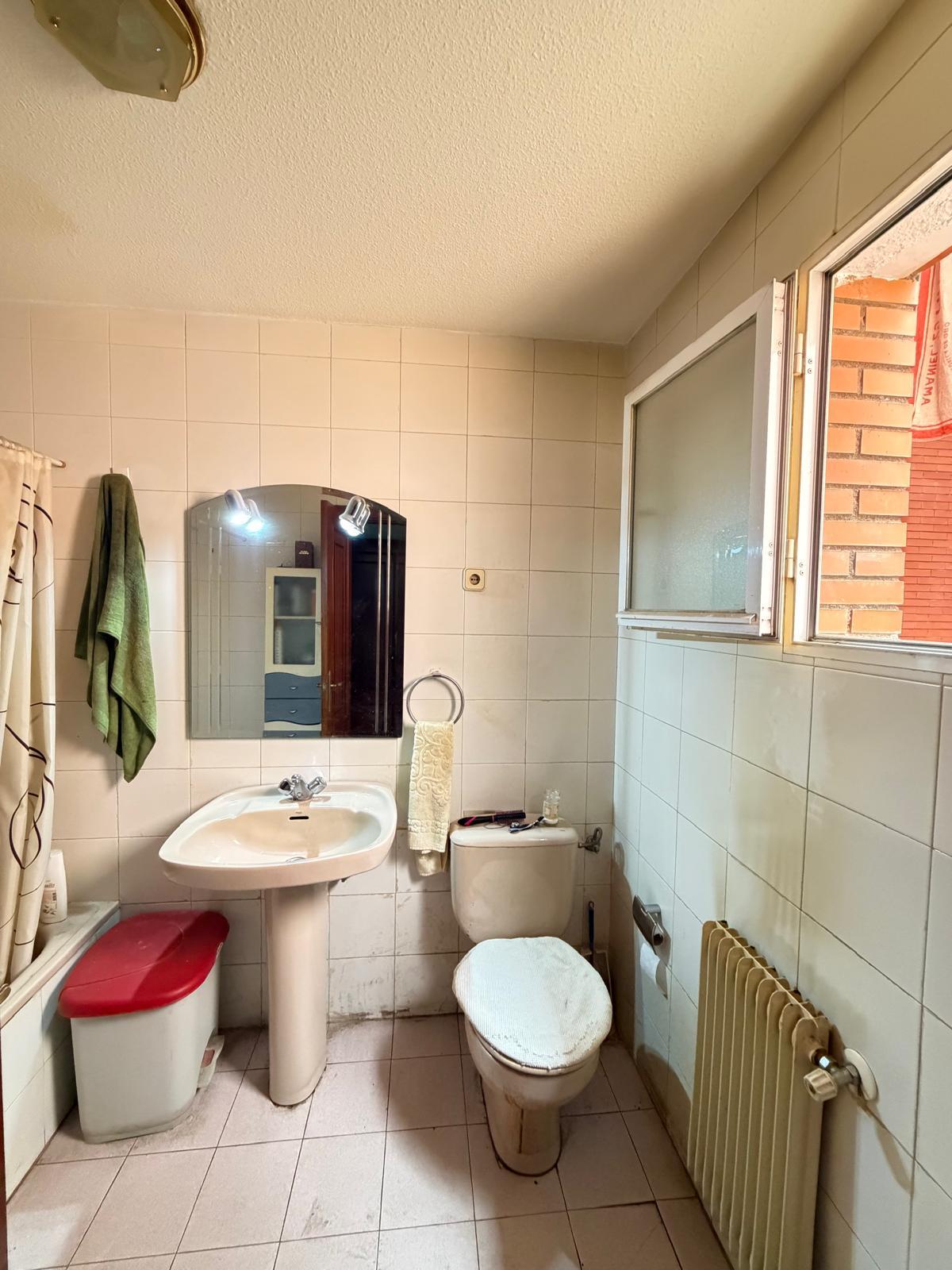 Imagen 5 Piso en venta en Torrejón De Ardoz / A dos minutos del ambulatorio del Juncal.
