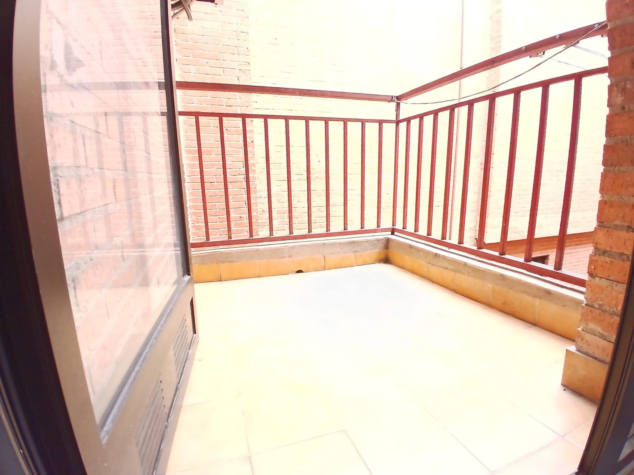 Imagen 5 Piso en venta en Torrejón De Ardoz / A tan solo tres minutos andando del parque El Juncal.