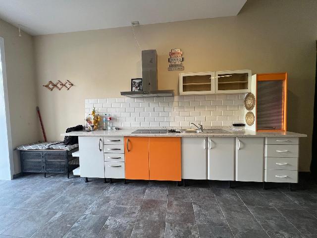 Imagen 3 Inmueble 305667 - Local Comercial en venta en San Fernando De Henares / Ubicada a un costado de la carretera...