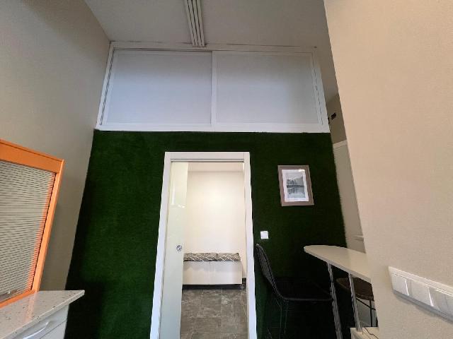 Imagen 8 Inmueble 305667 - Local Comercial en venta en San Fernando De Henares / Ubicada a un costado de la carretera...
