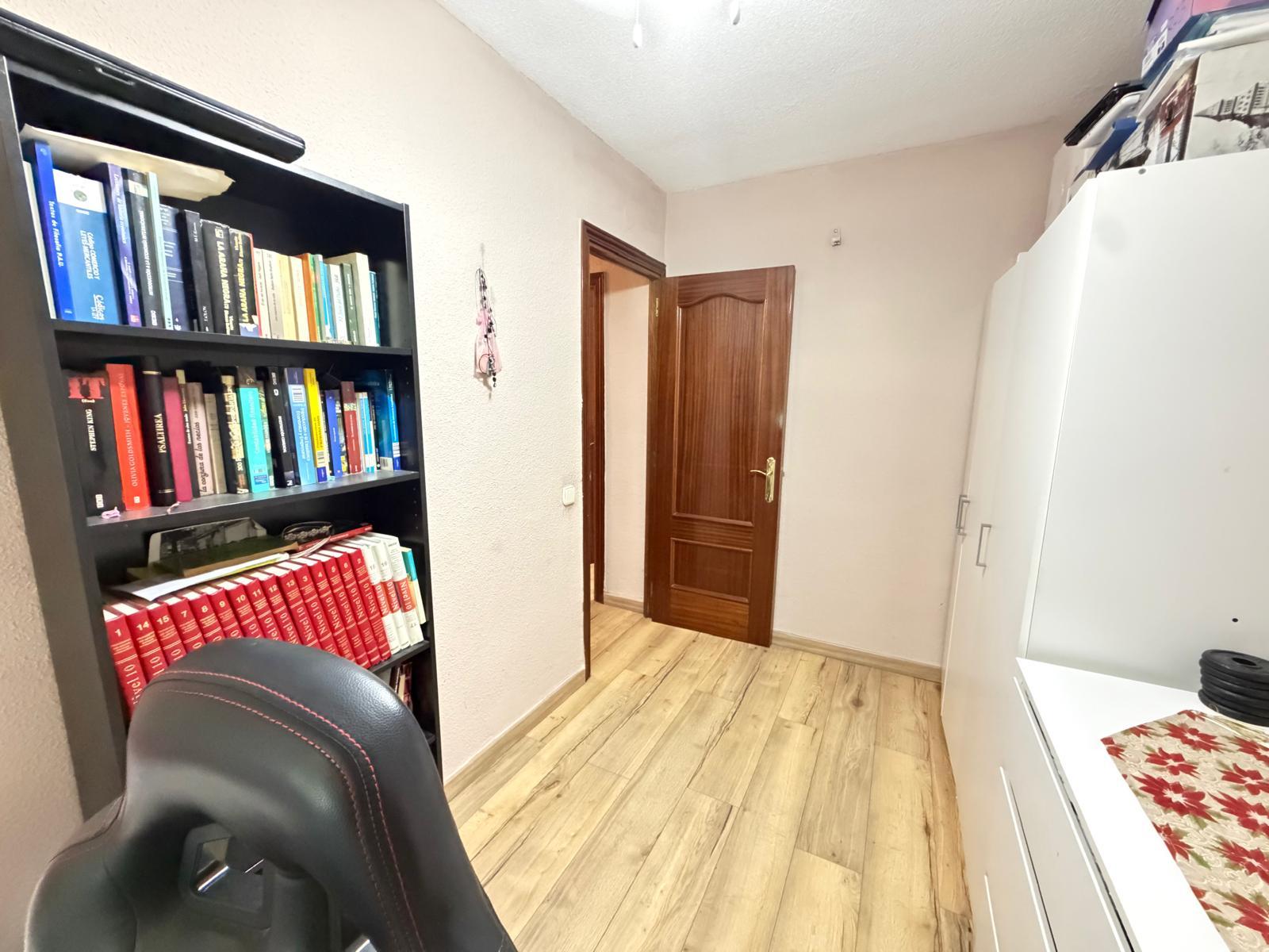 Imagen 14 Piso en venta en Torrejón De Ardoz / En el barrio de las Veredillas.
