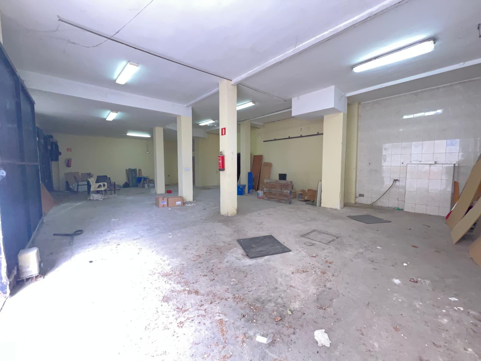 Imagen 6 Local Comercial en venta en San Martín De La Vega / Junto a parada de autobús y servicios ...