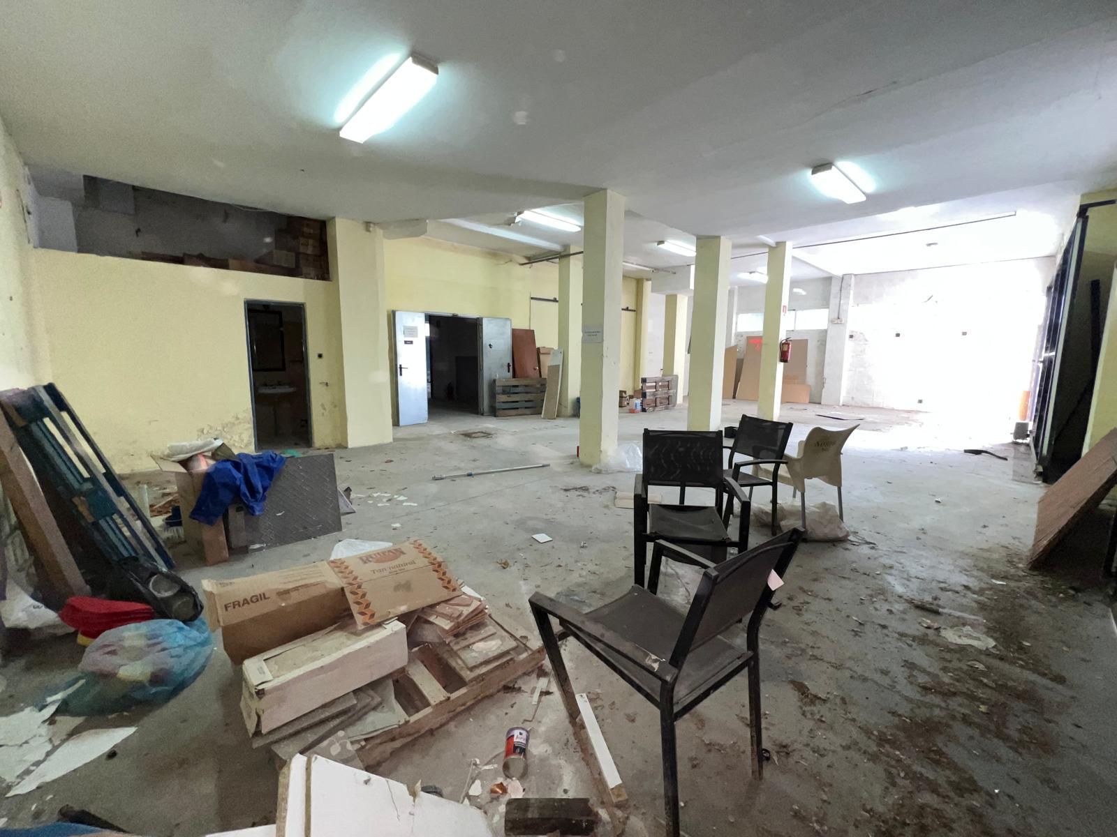 Imagen 15 Local Comercial en venta en San Martín De La Vega / Junto a parada de autobús y servicios ...