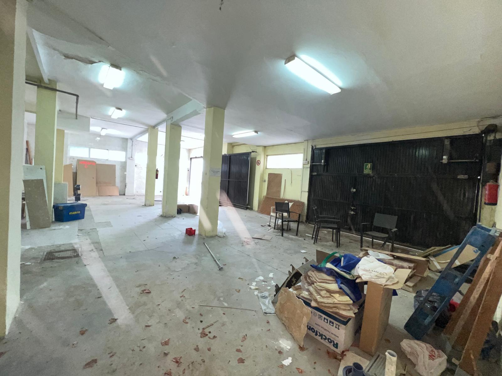Imagen 18 Local Comercial en venta en San Martín De La Vega / Junto a parada de autobús y servicios ...