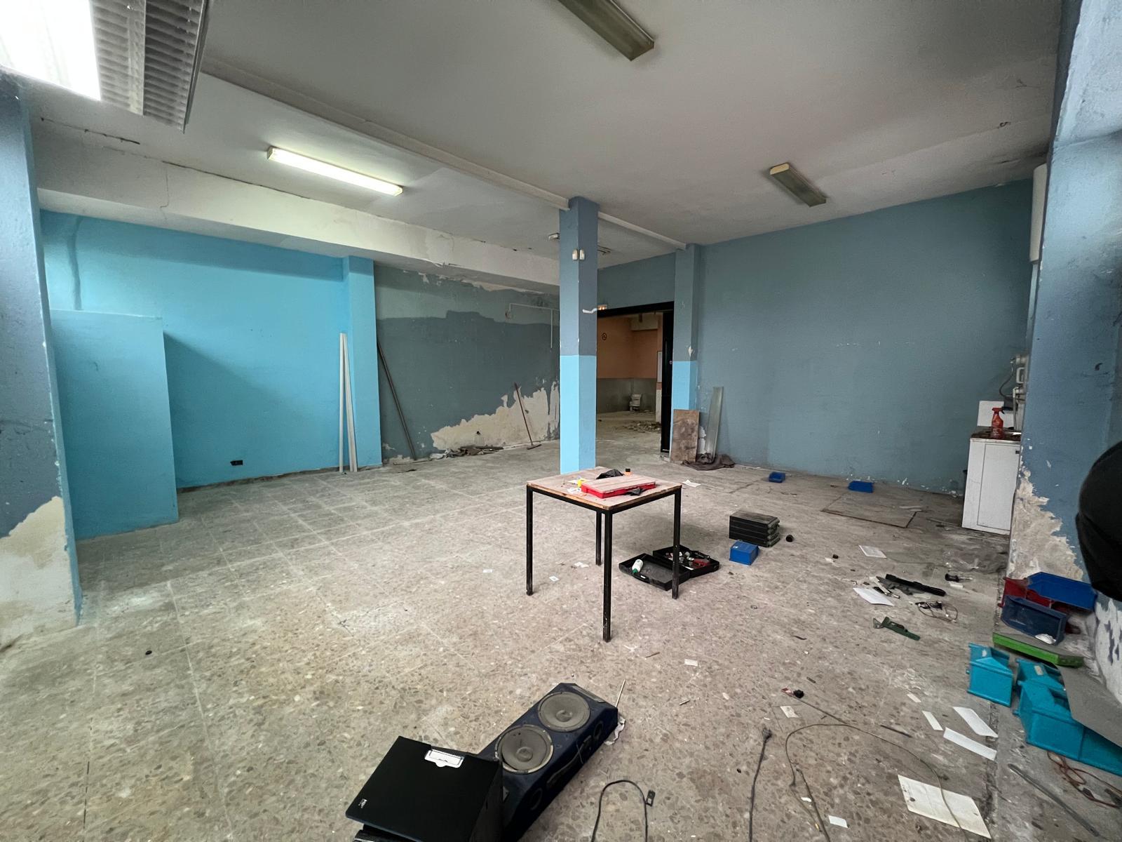 Imagen 21 Local Comercial en venta en San Martín De La Vega / Junto a parada de autobús y servicios ...
