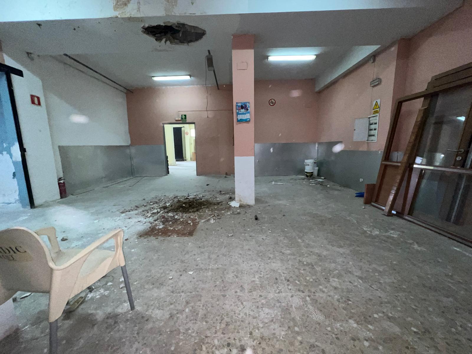 Imagen 17 Local Comercial en venta en San Martín De La Vega / Junto a parada de autobús y servicios ...