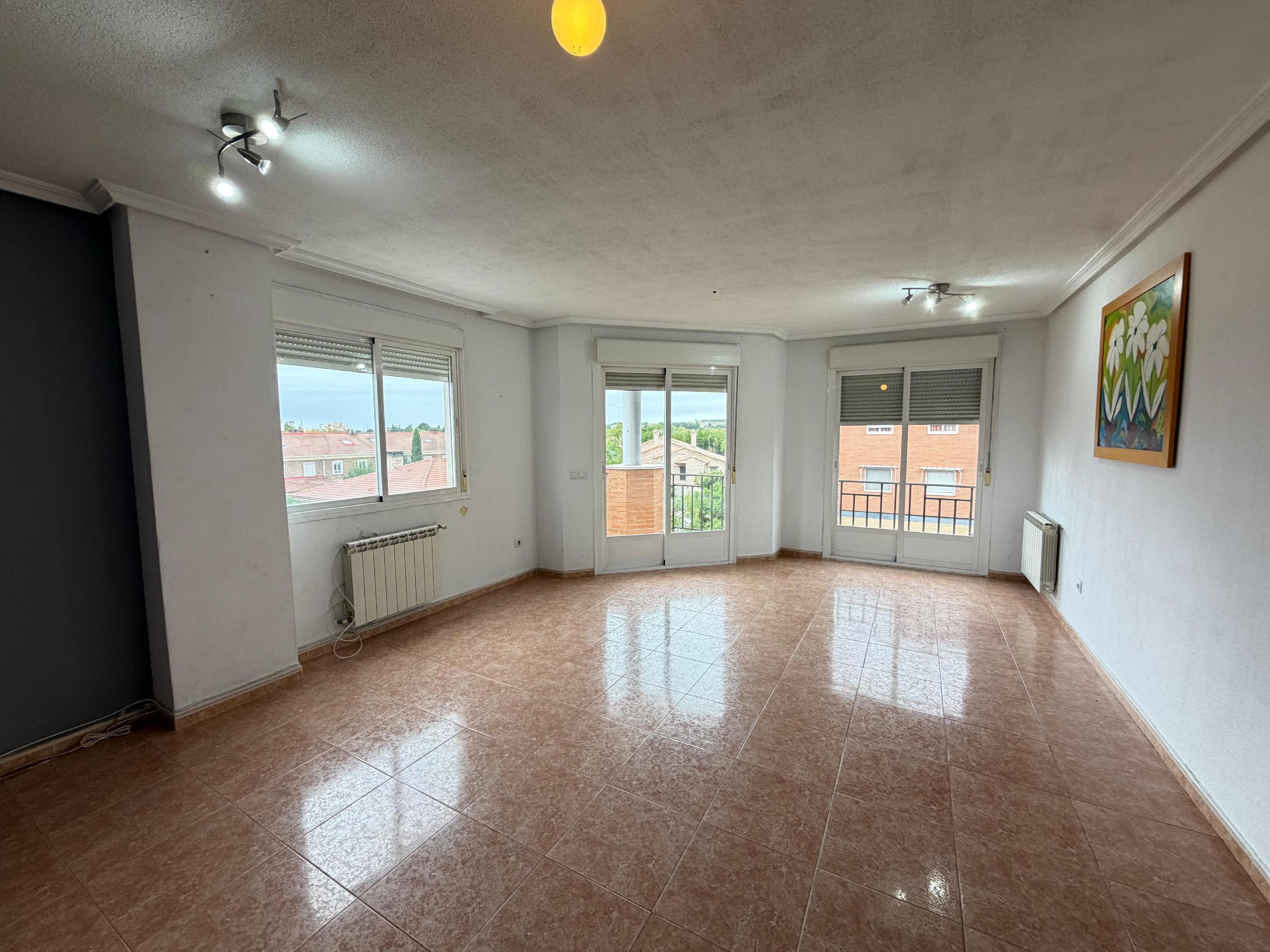 Imagen 3 Piso en venta en Azuqueca De Henares / Cerca del Colegio la Paloma