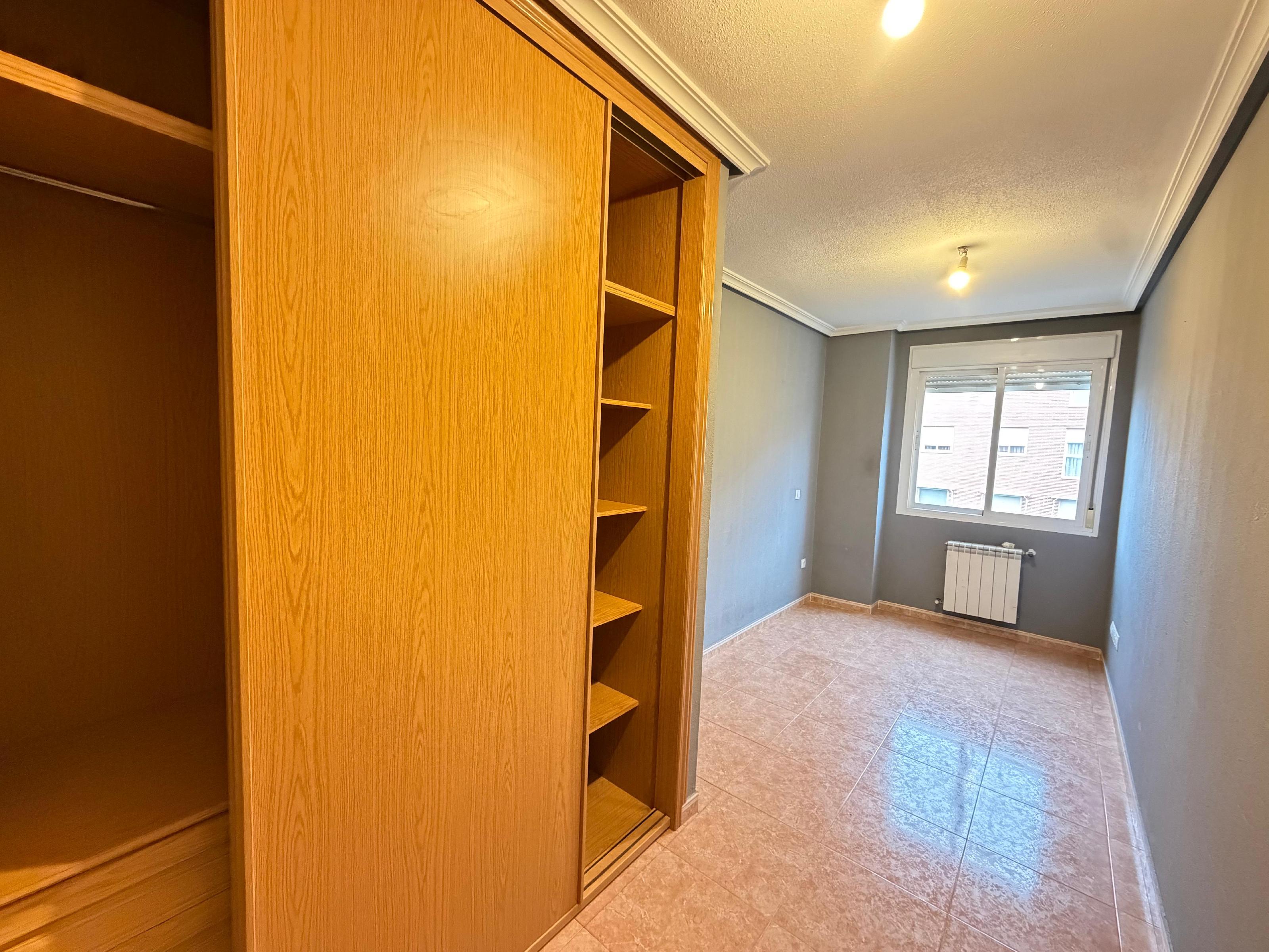 Imagen 13 Piso en venta en Azuqueca De Henares / Cerca del Colegio la Paloma