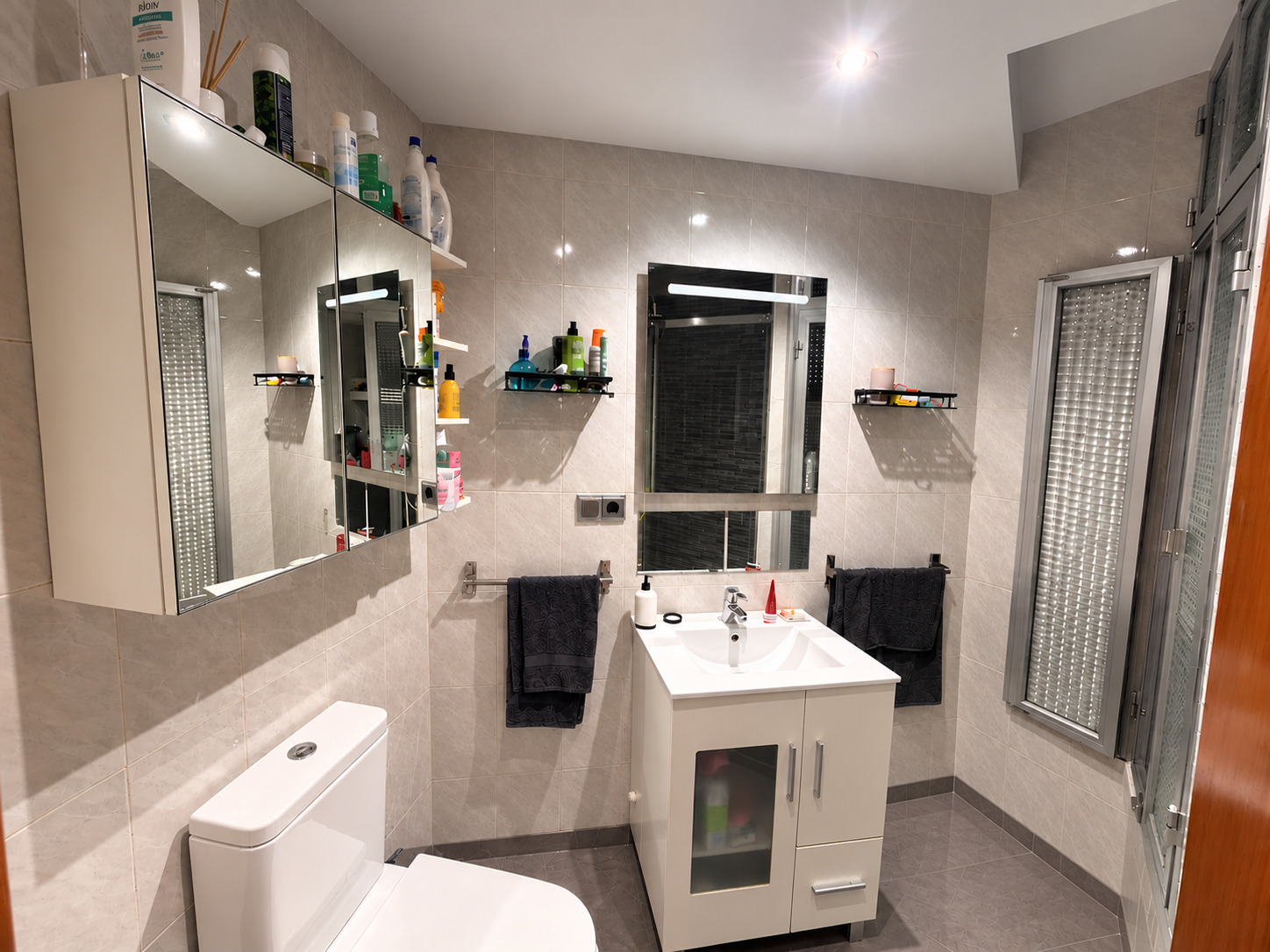 Imagen 10 Piso en venta en Madrid / A 5 minutos intercambiador Canillejas