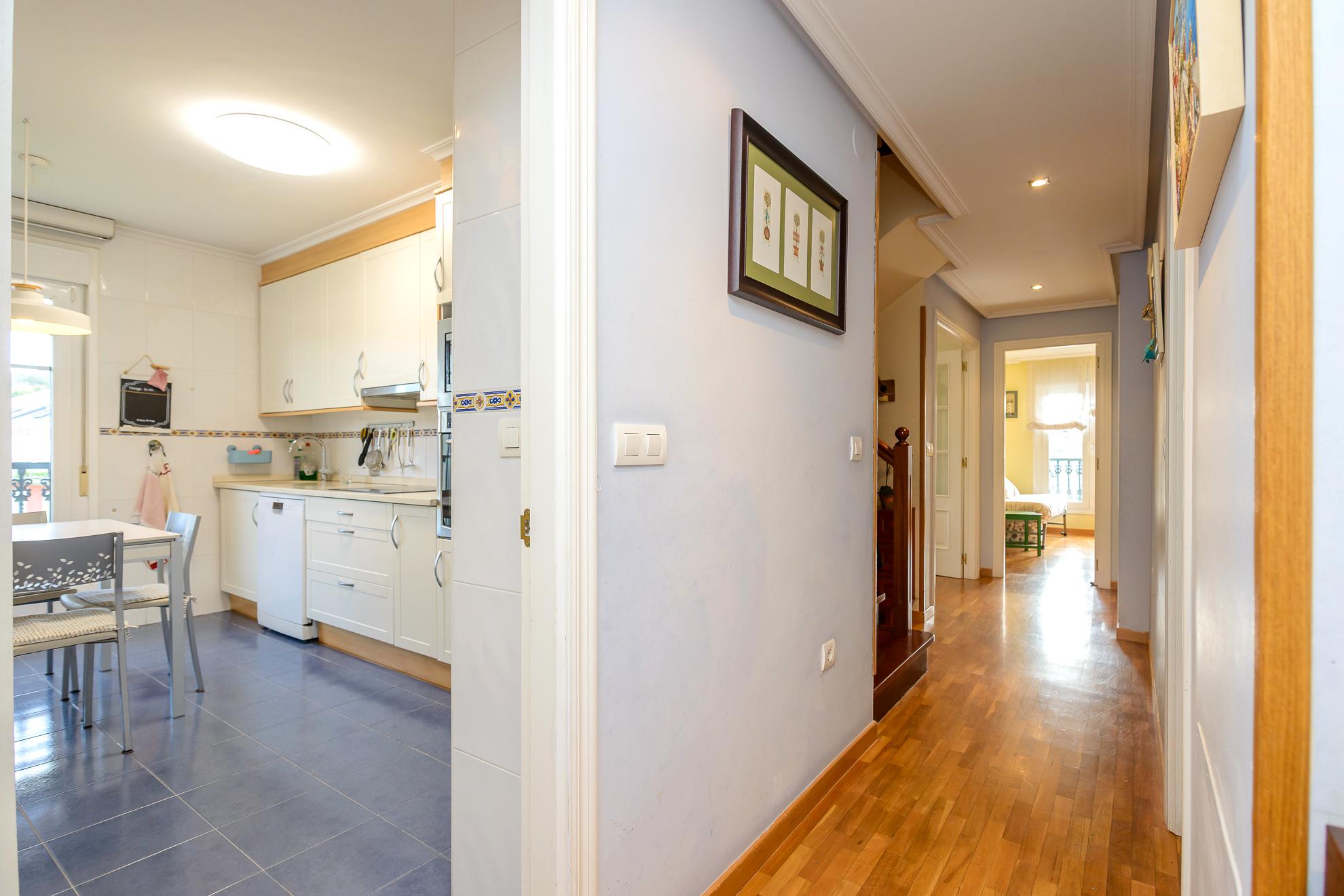 Imagen 3 Ático en venta en Navia / Duplex con excelentes calidades en Navia.