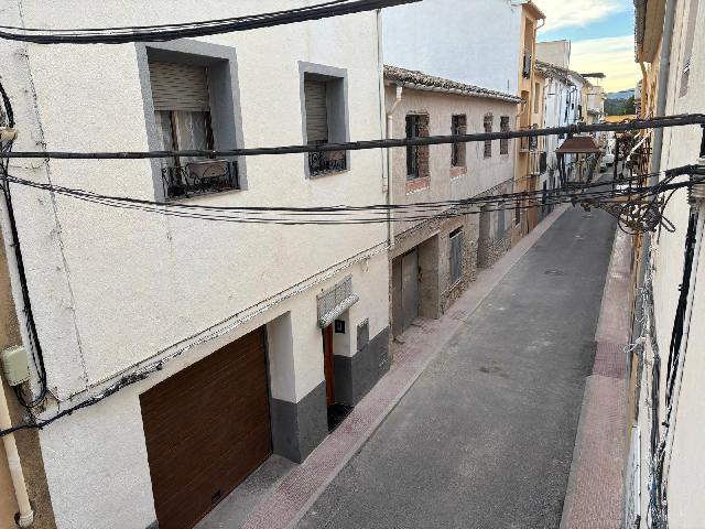 Imagen 16 Inmueble 298161 - Casa Pareada en venta en Benilloba / Al final de la calle bar les moreres