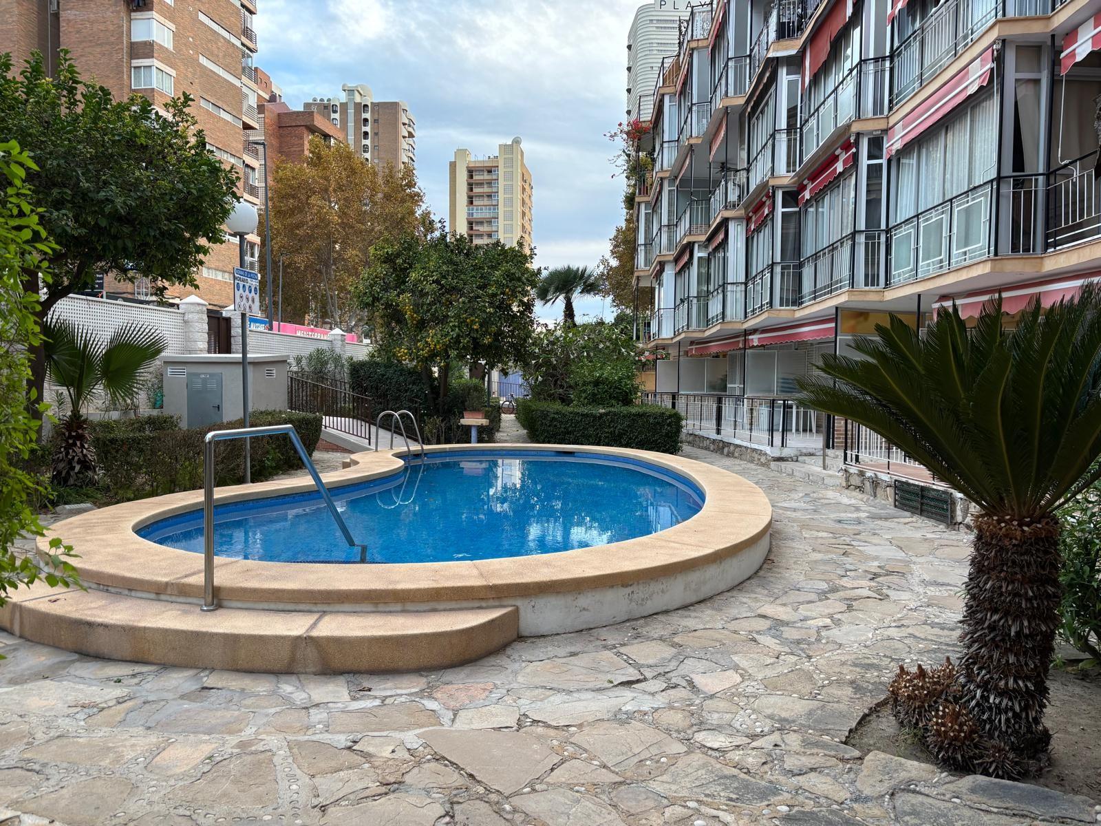 Imagen 4 Apto. Playa en venta en Benidorm / Levante dos calles de la playa