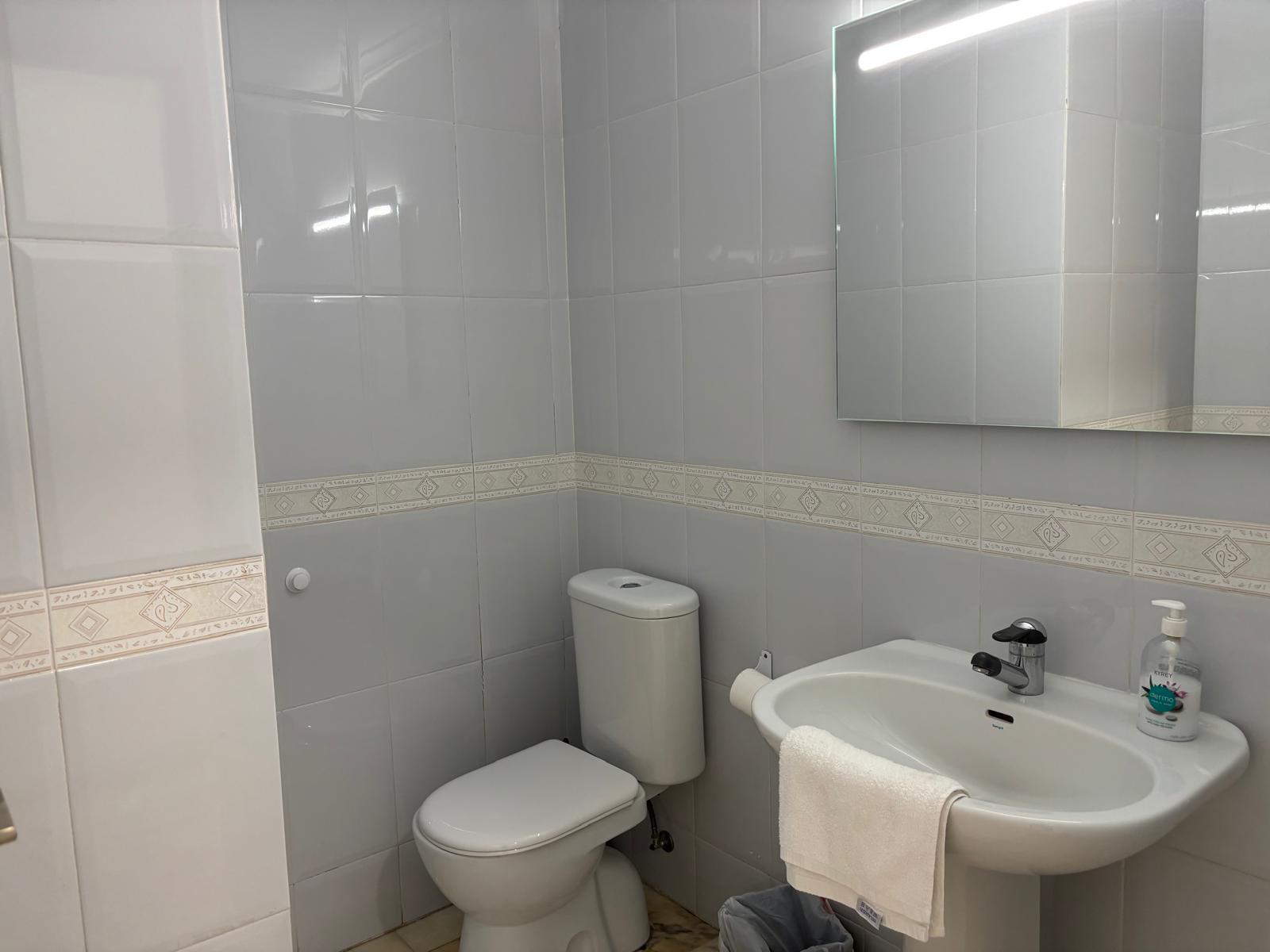 Imagen 16 Apto. Playa en venta en Benidorm / A 150 metros dela playa de poniente