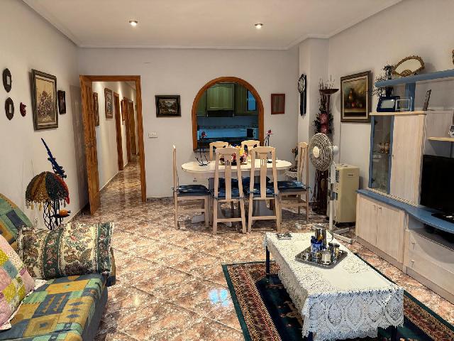 Imagen 1 Inmueble 300138 - Apto. Playa en venta en Torrevieja / A cuatro calles de la playa zona centro