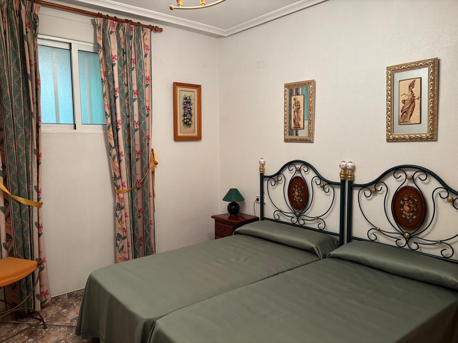 Imagen 11 Apto. Playa en venta en Torrevieja / A cuatro calles de la playa zona centro