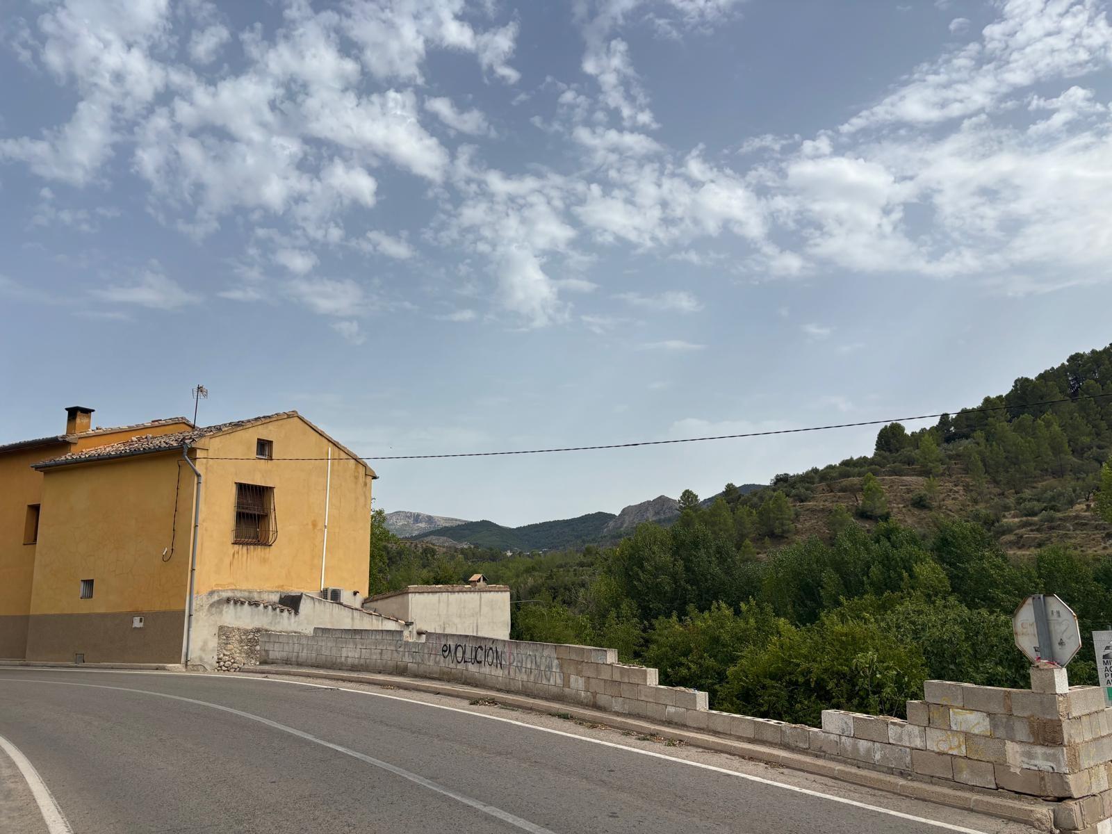 Imagen 2 Casa Pareada en venta en Benilloba / Carretera de benilloba en el pueblo