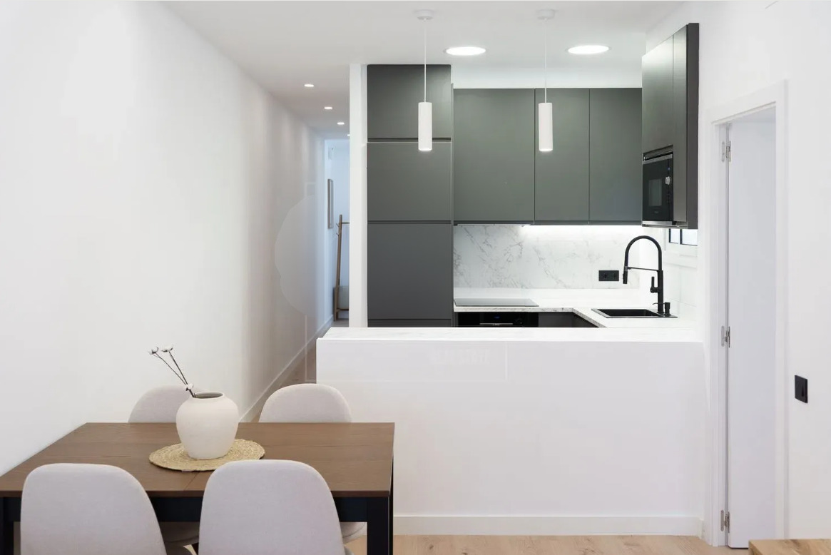 Imagen 5 Piso en venta en Barcelona / Entre plaza alfons comin y carrer de craywinckel