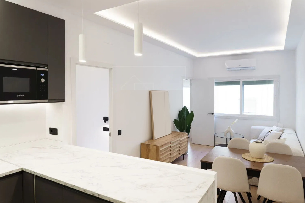 Imagen 2 Piso en venta en Barcelona / Entre plaza alfons comin y carrer de craywinckel