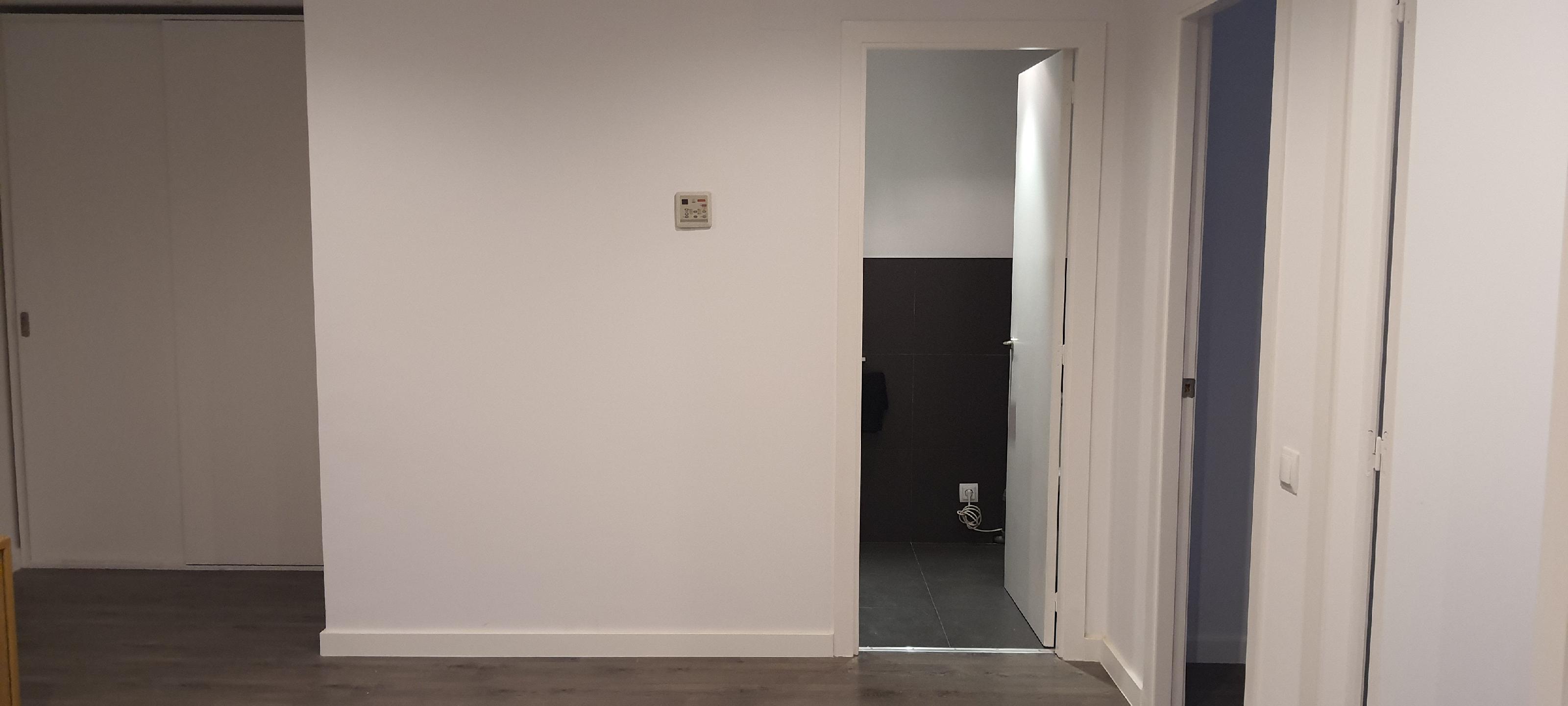Imagen 11 Piso en venta en Barcelona / Entre baixada de la gloria y baixada de briz
