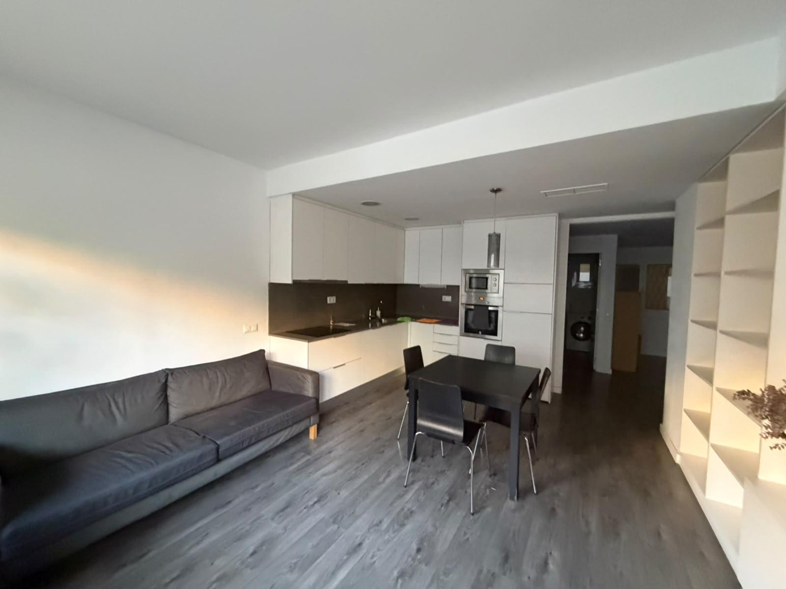 Imagen 9 Piso en venta en Barcelona / Entre baixada de la gloria y baixada de briz