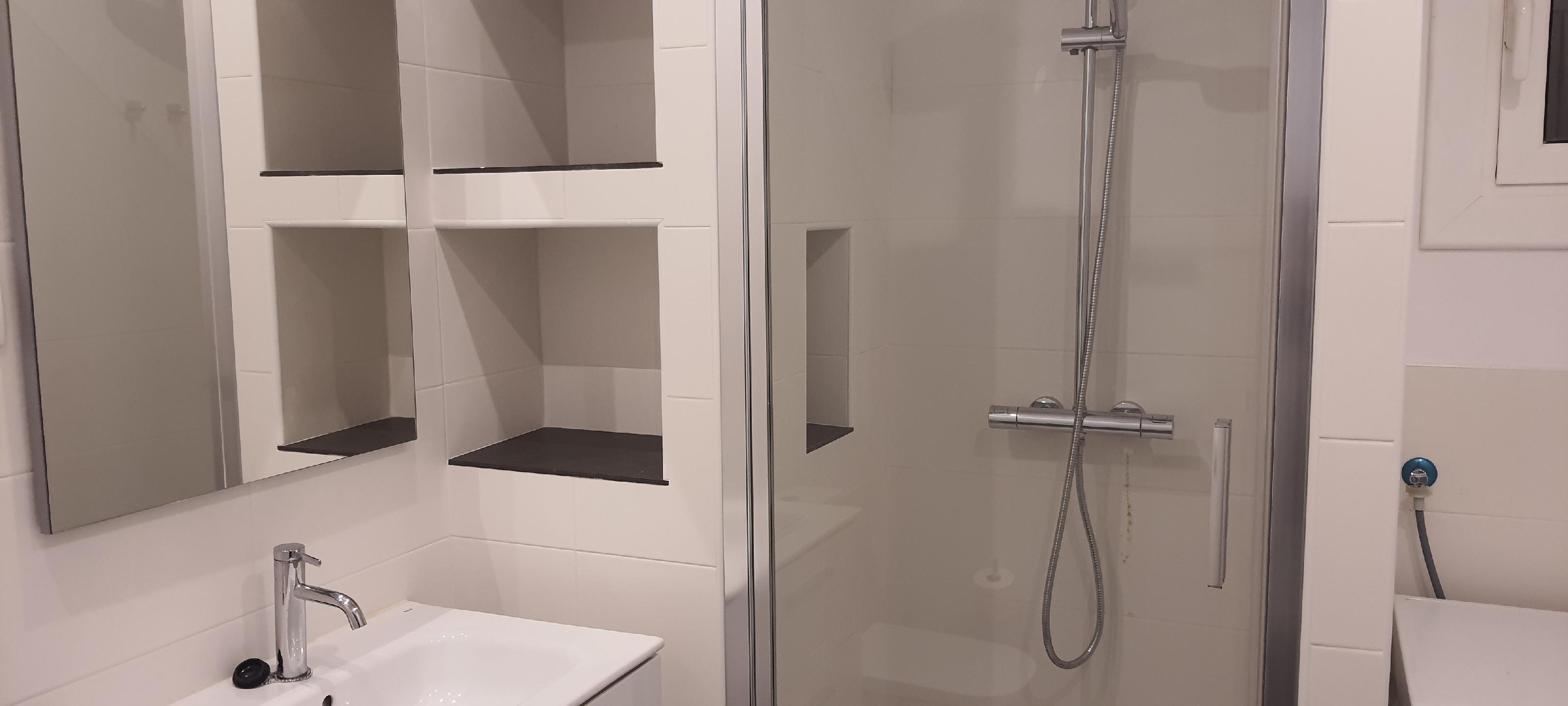 Imagen 9 Piso en venta en Barcelona / Entre baixada de la gloria y baixada de briz