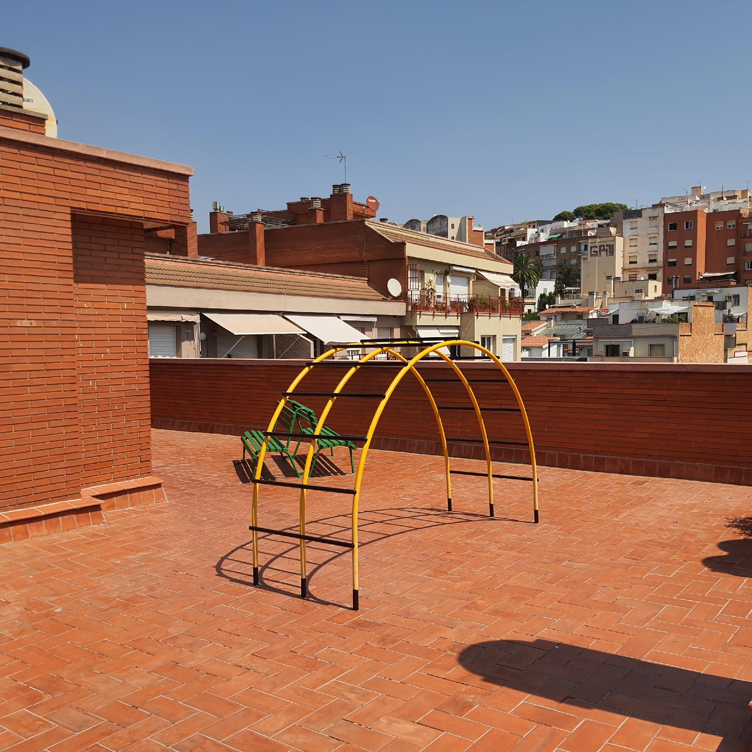Imagen 3 Piso en venta en Barcelona / Entre baixada de la gloria y baixada de briz