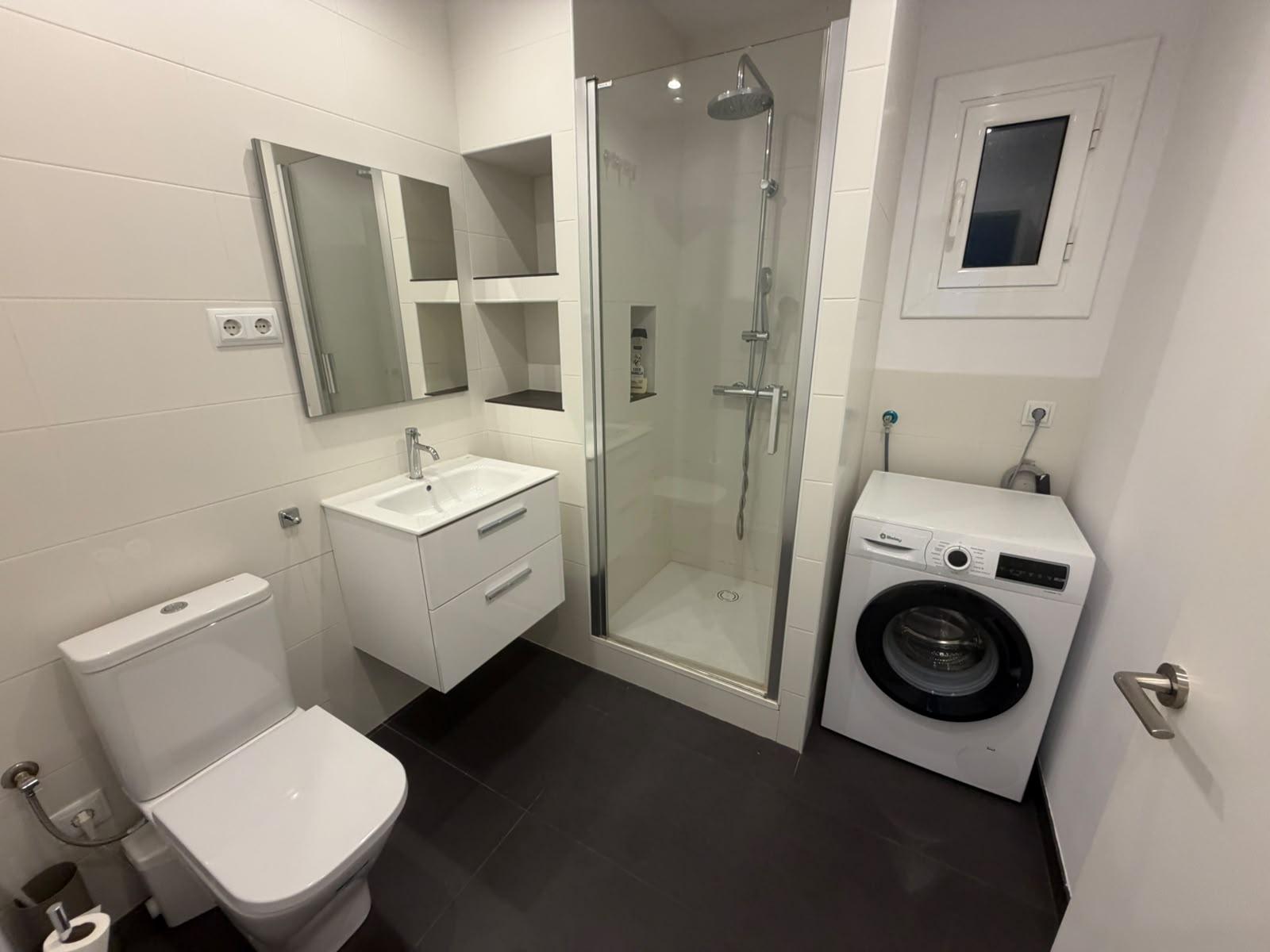 Imagen 19 Piso en venta en Barcelona / Entre baixada de la gloria y baixada de briz
